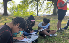 马丁·路德·金中学生在杰斐逊公园的新壁画中与自然和创造力建立联系
