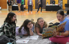 Buckeye初中和小学生通过阅读建立联系