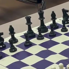 格尔夫波特中心中学举办 Commodore 国际象棋挑战赛